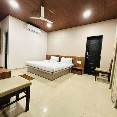 Hotel Grand Indu, 3 Star Kolhapur Dış mekan fotoğraf