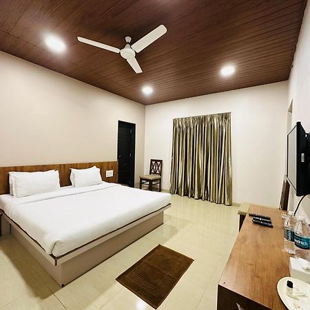 Hotel Grand Indu, 3 Star Kolhapur Dış mekan fotoğraf