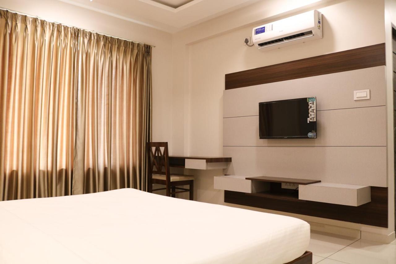 Hotel Grand Indu, 3 Star Kolhapur Dış mekan fotoğraf