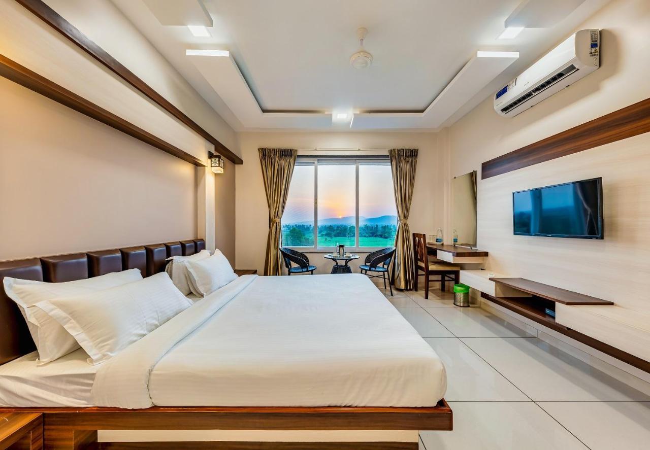 Hotel Grand Indu, 3 Star Kolhapur Dış mekan fotoğraf