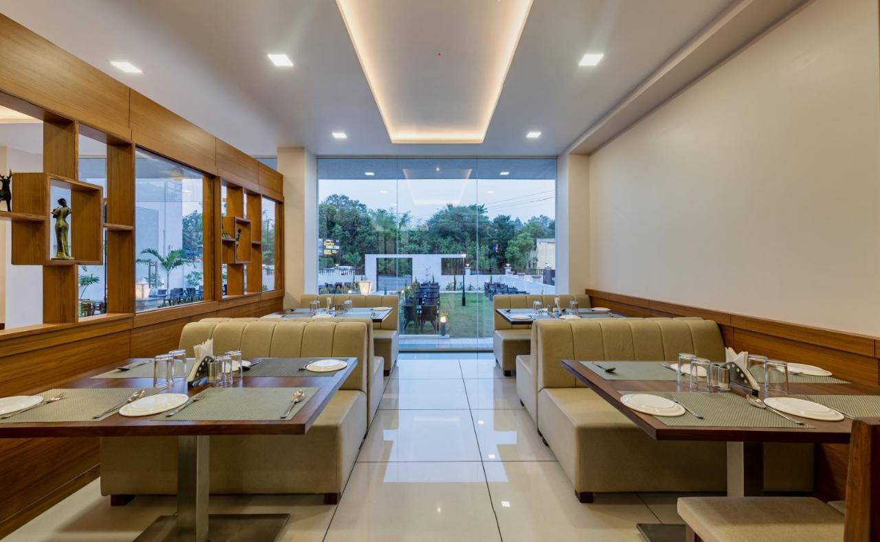 Hotel Grand Indu, 3 Star Kolhapur Dış mekan fotoğraf