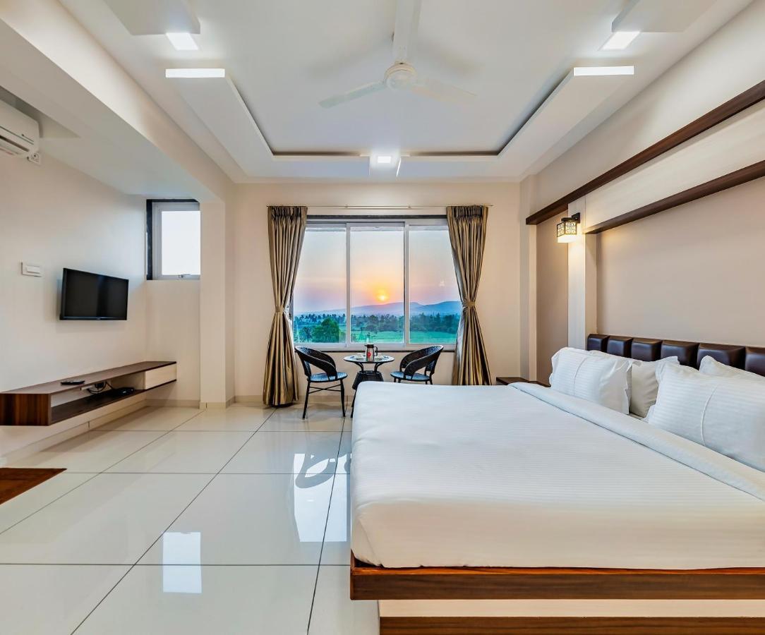 Hotel Grand Indu, 3 Star Kolhapur Dış mekan fotoğraf