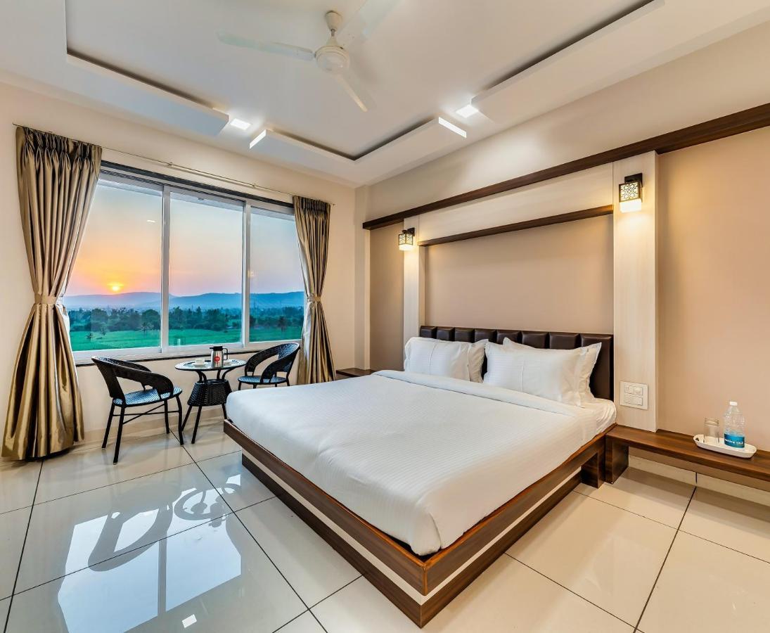 Hotel Grand Indu, 3 Star Kolhapur Dış mekan fotoğraf