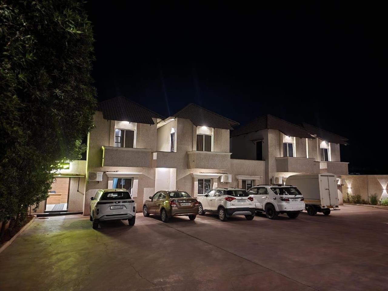 Hotel Grand Indu, 3 Star Kolhapur Dış mekan fotoğraf